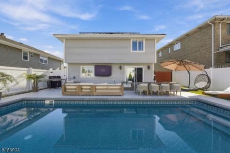 6 Azalea Drive E Wallington NJ 07057