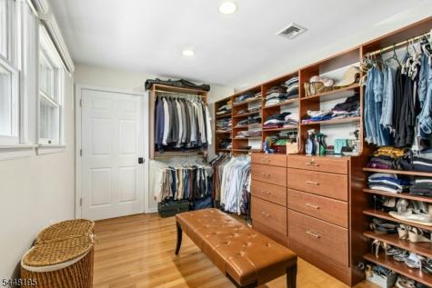 356 Longview Drive Mountainside NJ 07092