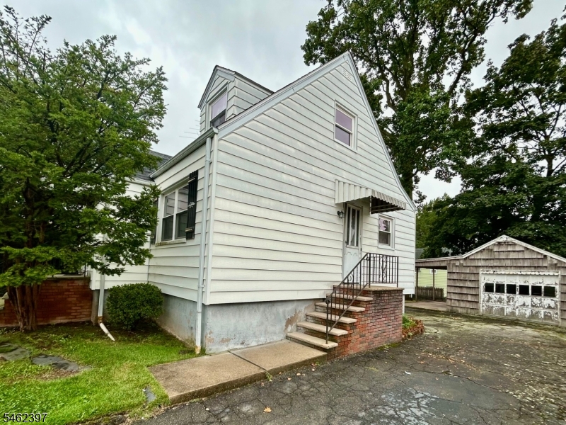 222 Terrace Avenue Lodi NJ 07644