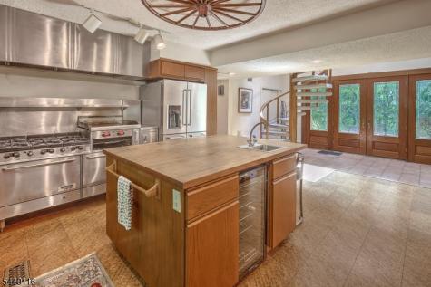 5 Thads Hill Road Bethlehem NJ 08827