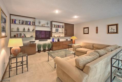 5 Thads Hill Road Bethlehem NJ 08827