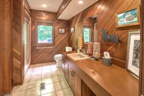 5 Thads Hill Road Bethlehem NJ 08827