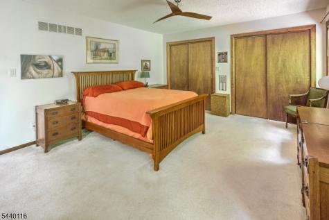 5 Thads Hill Road Bethlehem NJ 08827