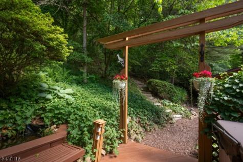 5 Thads Hill Road Bethlehem NJ 08827