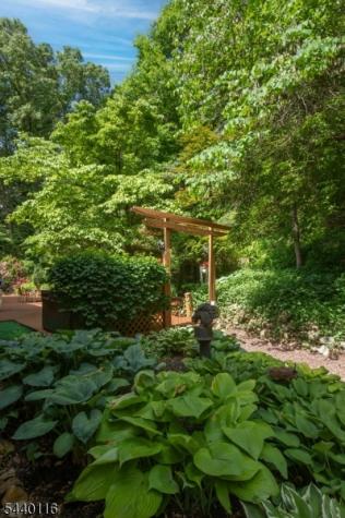 5 Thads Hill Road Bethlehem NJ 08827
