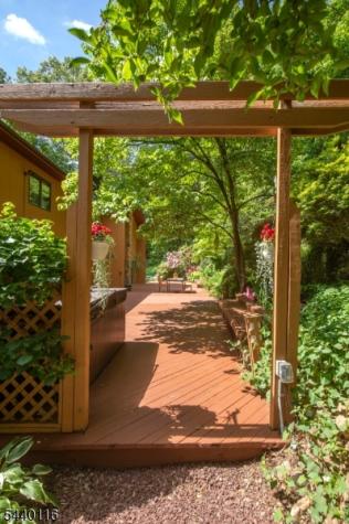 5 Thads Hill Road Bethlehem NJ 08827