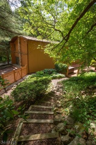 5 Thads Hill Road Bethlehem NJ 08827