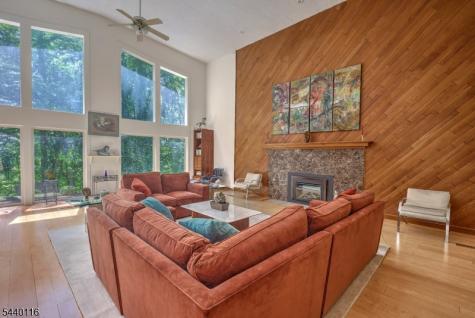 5 Thads Hill Road Bethlehem NJ 08827