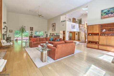 5 Thads Hill Road Bethlehem NJ 08827