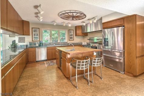 5 Thads Hill Road Bethlehem NJ 08827