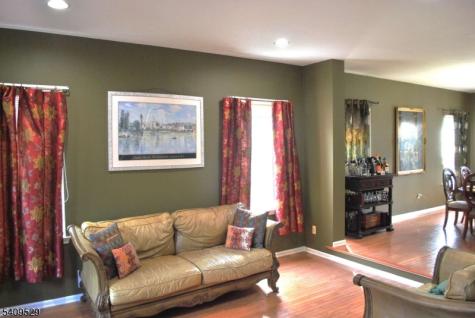 692 Skyline Drive Jefferson NJ 07849