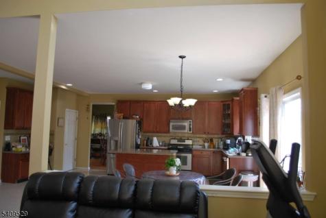 692 Skyline Drive Jefferson NJ 07849