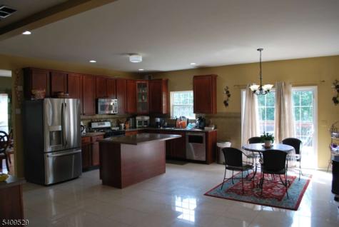 692 Skyline Drive Jefferson NJ 07849