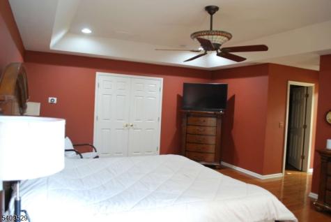 692 Skyline Drive Jefferson NJ 07849