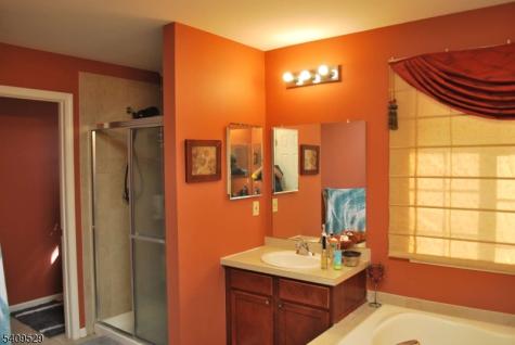 692 Skyline Drive Jefferson NJ 07849