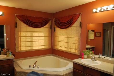 692 Skyline Drive Jefferson NJ 07849