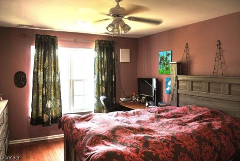 692 Skyline Drive Jefferson NJ 07849