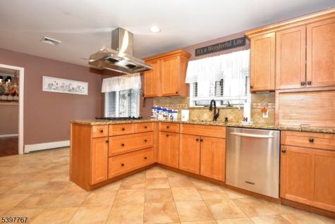 7 Jefferson Place Wayne NJ 07470