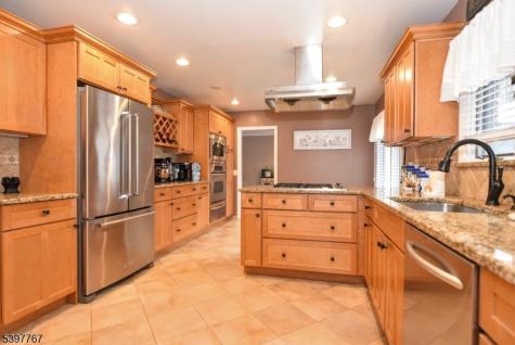 7 Jefferson Place Wayne NJ 07470