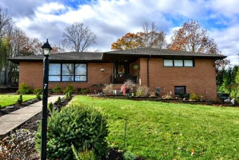 7 Jefferson Place Wayne NJ 07470