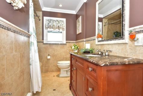 7 Jefferson Place Wayne NJ 07470