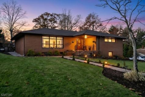 7 Jefferson Place Wayne NJ 07470