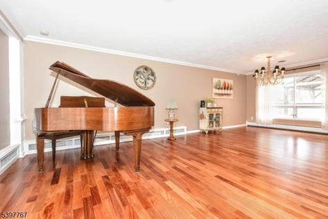 7 Jefferson Place Wayne NJ 07470
