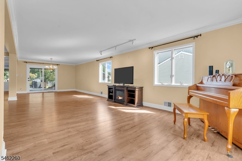 23 Evergreen Avenue Springfield NJ 07081
