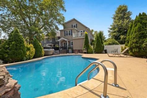 821 Wyoming Avenue Elizabeth NJ 07208