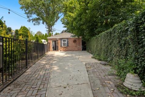 821 Wyoming Avenue Elizabeth NJ 07208