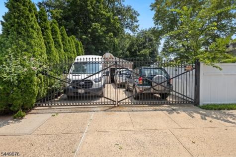 821 Wyoming Avenue Elizabeth NJ 07208