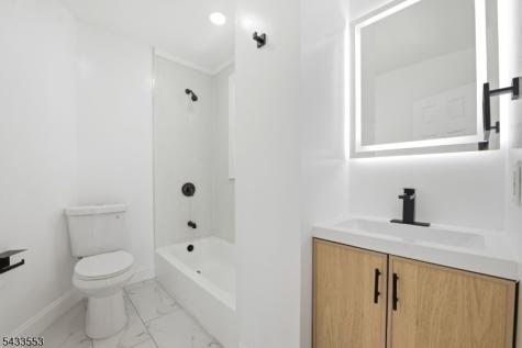 139 W 51st Street Bayonne NJ 07002