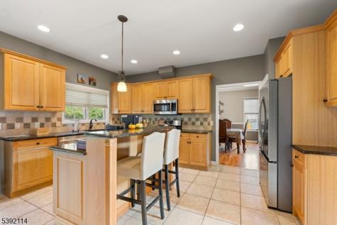107 Hamilton Trail Totowa NJ 07512