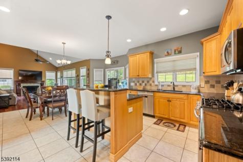 107 Hamilton Trail Totowa NJ 07512