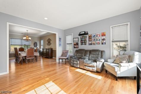 107 Hamilton Trail Totowa NJ 07512
