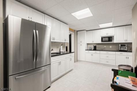 107 Hamilton Trail Totowa NJ 07512