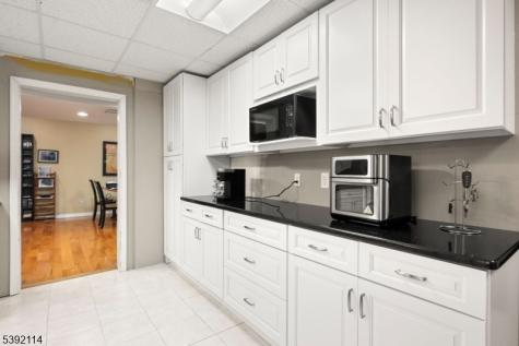 107 Hamilton Trail Totowa NJ 07512