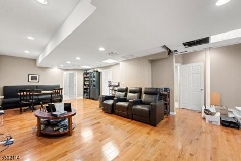 107 Hamilton Trail Totowa NJ 07512