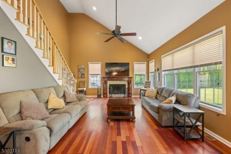 107 Hamilton Trail Totowa NJ 07512