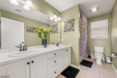 107 Hamilton Trail Totowa NJ 07512