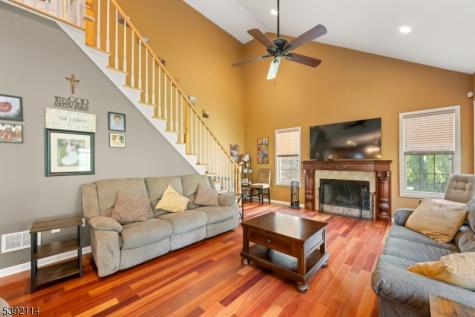 107 Hamilton Trail Totowa NJ 07512