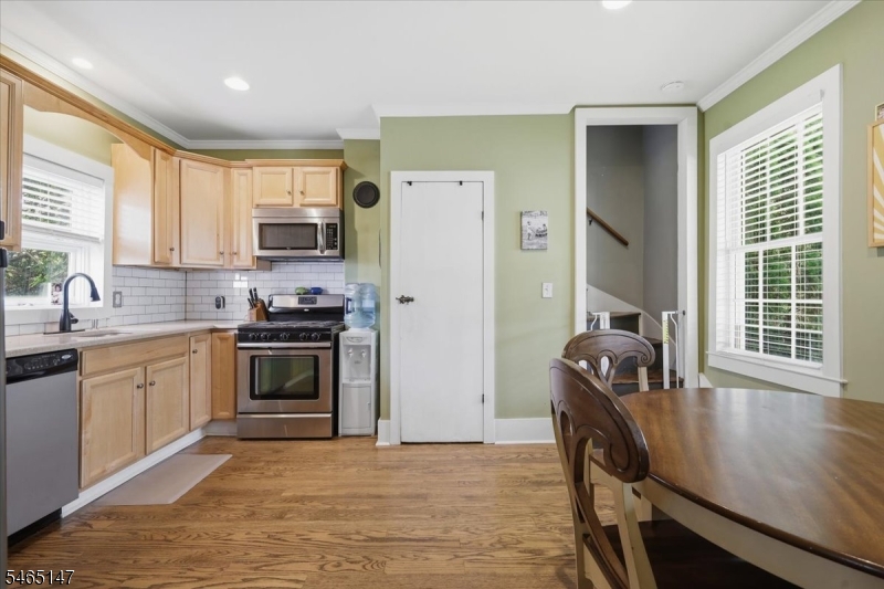 28 East Street Clinton NJ 08801