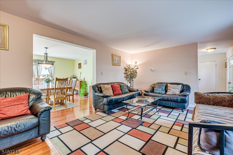 154 Dutton Street Franklin NJ 08873