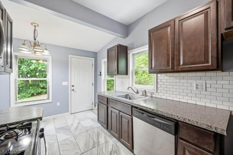 16 Morsemere Road West Milford NJ 07421