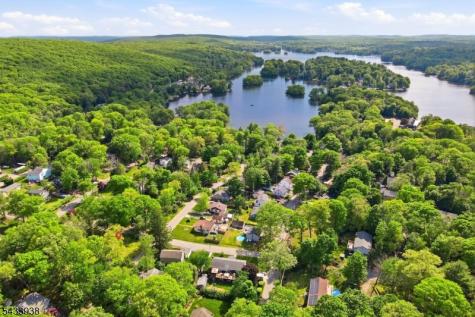 16 Morsemere Road West Milford NJ 07421