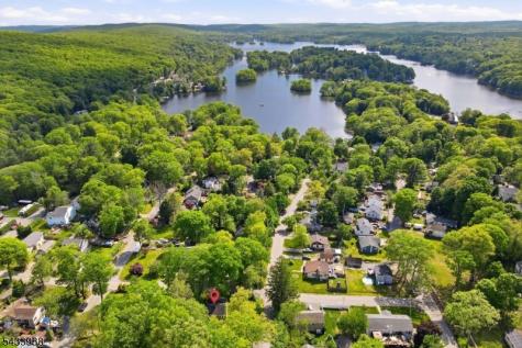 16 Morsemere Road West Milford NJ 07421
