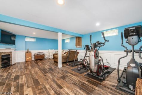 14 Stirling Lane Wayne NJ 07470