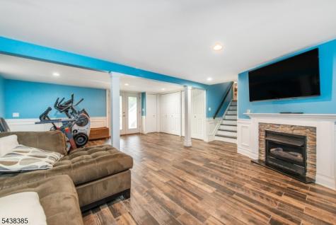 14 Stirling Lane Wayne NJ 07470