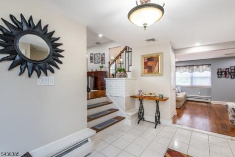 14 Stirling Lane Wayne NJ 07470