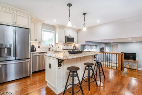 14 Stirling Lane Wayne NJ 07470